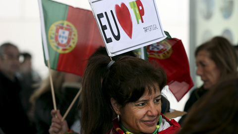 Centenas de pessoas em concentração contra a privatização da TAP