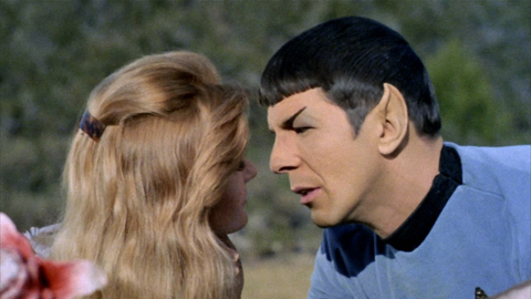 "Antes de os nerds estarem na moda, havia Leonard Nimoy"